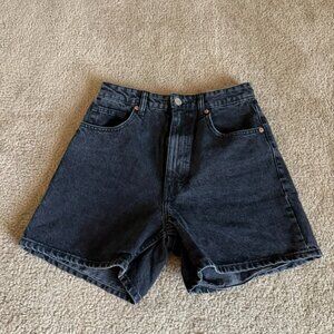 Zara Black High-Waisted Denim Shorts – Size 6